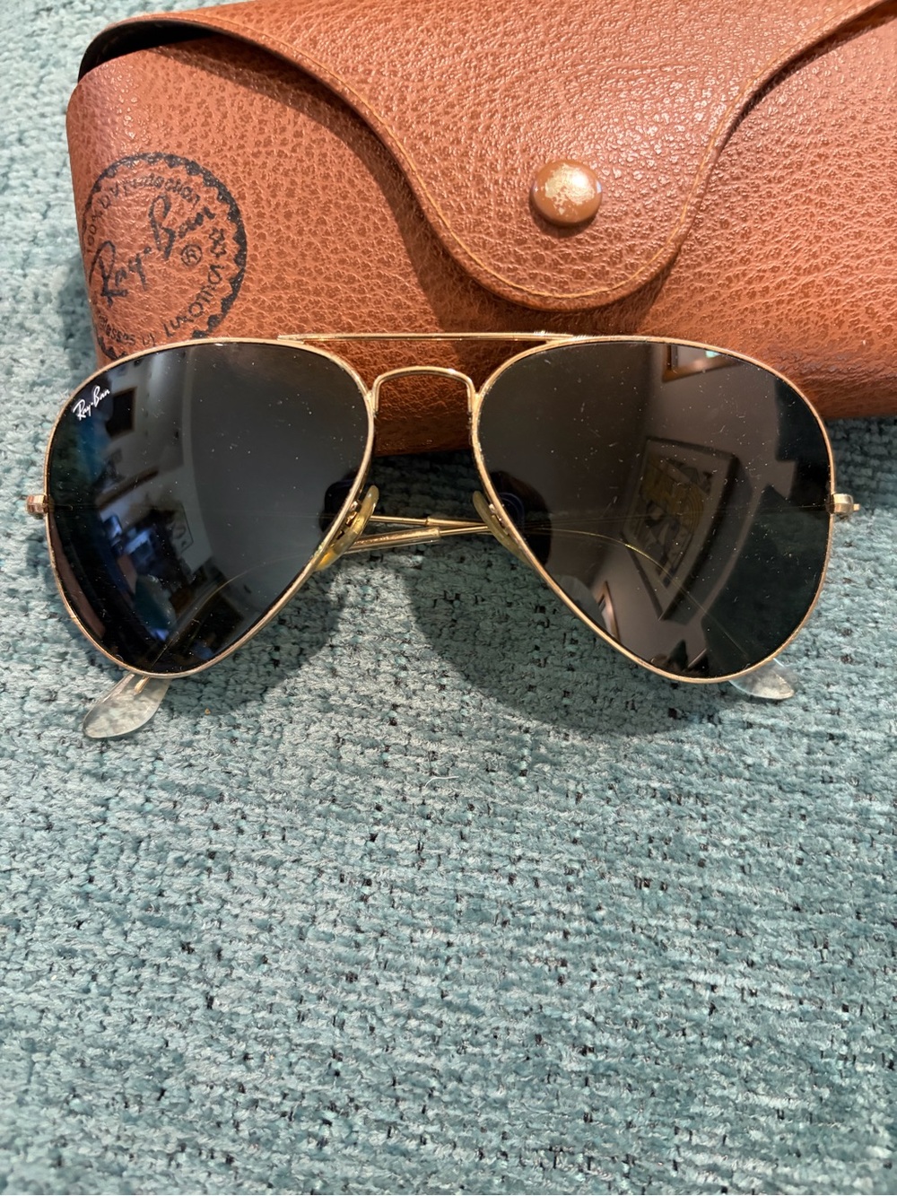 Vintage Ray-Ban Gold Frame Black Lens Classic Aviator Sunglasses